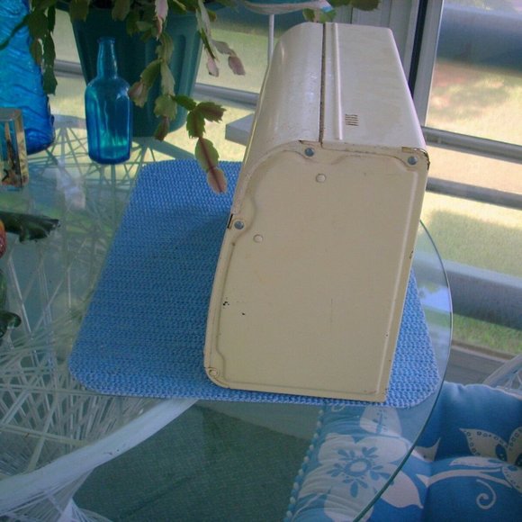 ❤️1940 METAL PAINTED WITH FLOWERS KITCHEN WAX PAPER & PAPER TOWEL HOLDER Saran - Picture 7 of 8